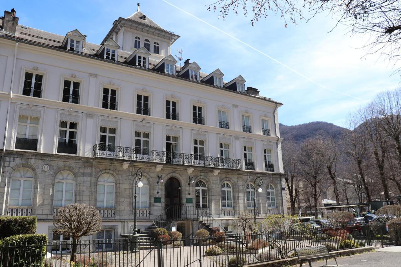 Апартаменты Le Palais D'Etigny Bagneres-de-Luchon Экстерьер фото